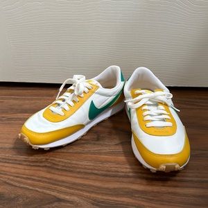Daybreak Sneaker - Nike - Green/Yellow/White - Size 7 (US Women’s)